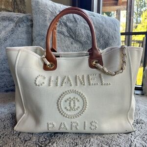 NWOT Chanel Pearl and Canvas Deauville Linen Tote